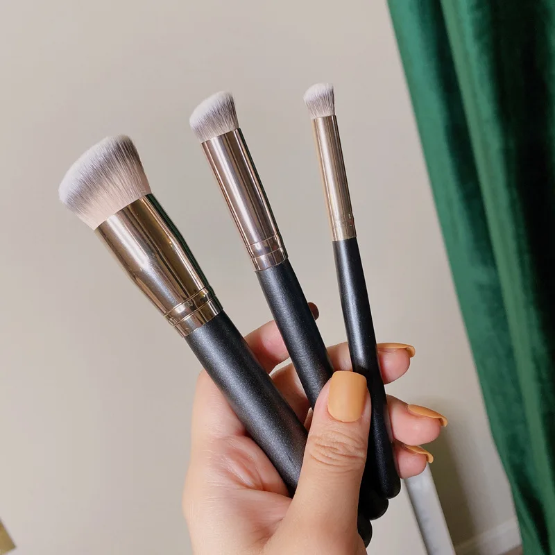 Pinceaux de maquillage pour fond de teint et anti-cernes synthétiques, brosse de contour, outil de beauté, couverture inclinée sans couture, crème liquide, cosmétiques