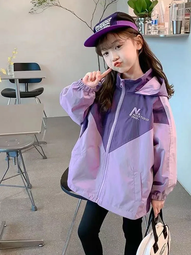 

Весенне-осеннее пальто для девочек, цветной топ с капюшоном для девочек, Тренч, детский топ, одежда для девочек от 2 до 8 лет, 2024, весенняя одежда для девочек