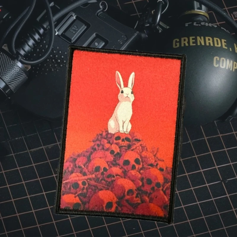 Parche táctico conejo esqueleto – Insignia de moral militar