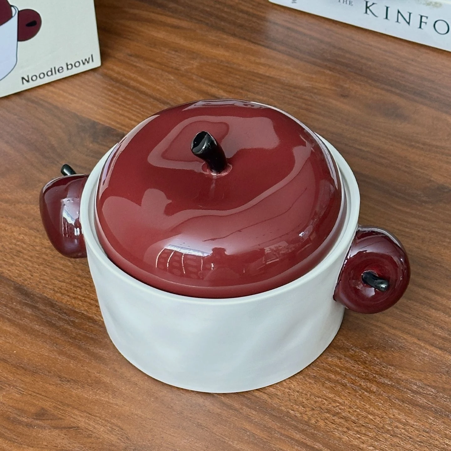 وعاء المعكرونة الفورية من سيراميك التفاح مع غطاء، وعاء حساء مزدوج للأذن للطلاب، أدوات مائدة ذات سعة كبيرة في الميكروويف