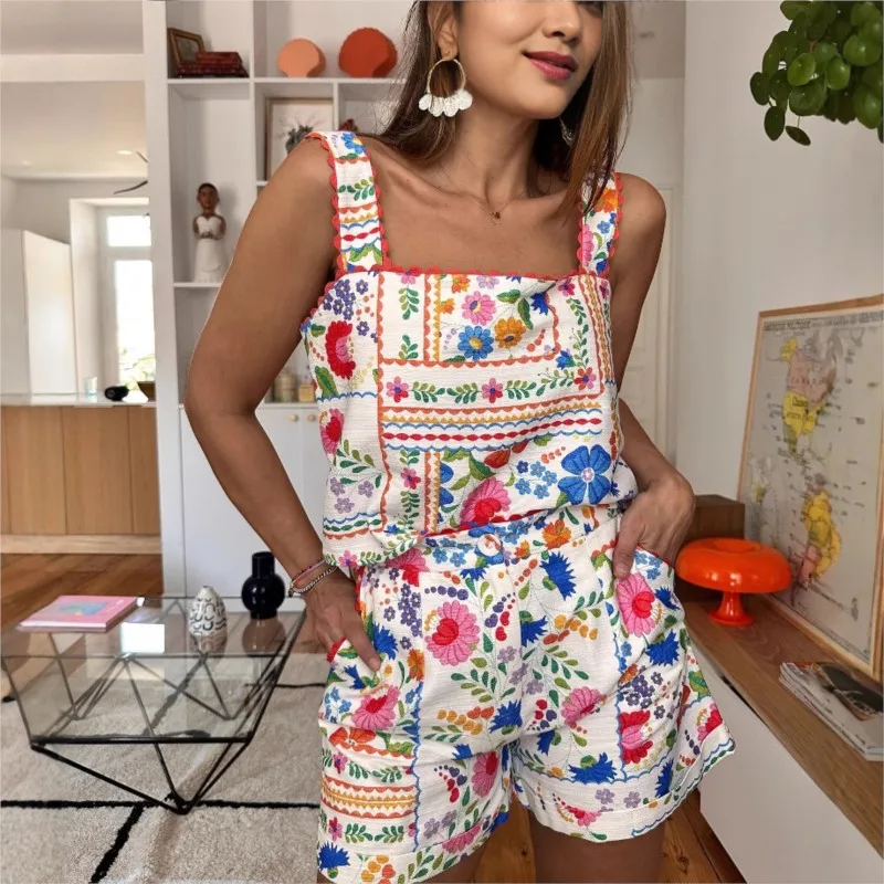 

Новый модный комплект: шорты с принтом, блузка с квадратным вырезом на бретелях, брюки с карманами, повседневный свободный костюм для отпуска, комплект из 2 предметов