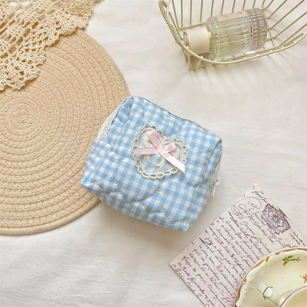Quilted Portable Cosmetic Bag Lace Heart Bow Heart-shaped Zipper Coin Purse Three-dimensional Bow Space Saving