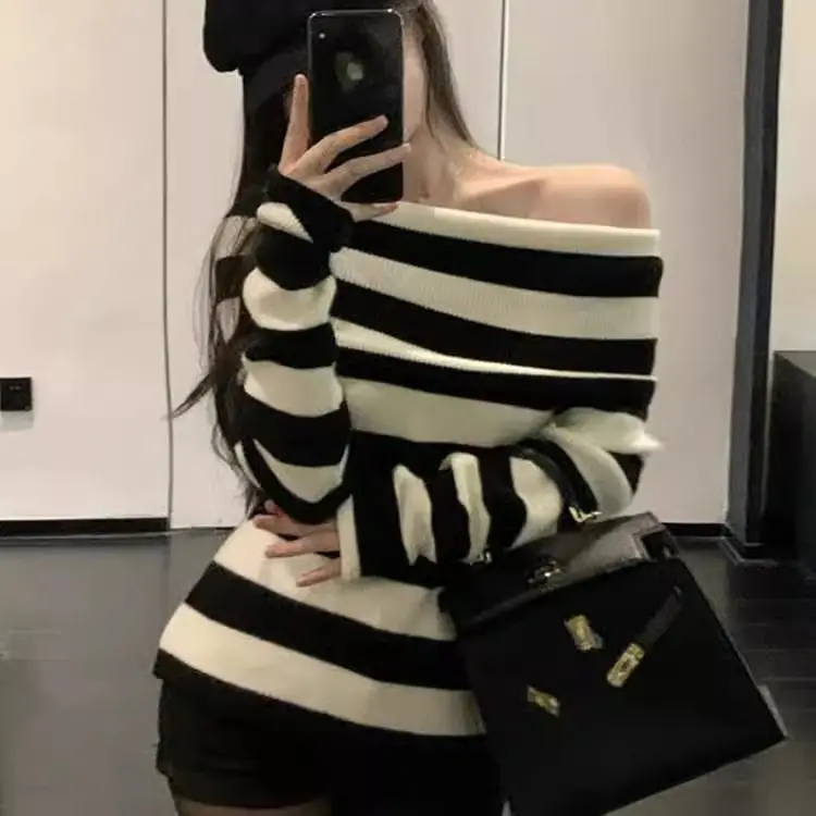 

Black and White Striped One Shoulder Sweater Knitted Sweater Women's Inner Layer Base High-end Design Off Shoulder Long Sleeved