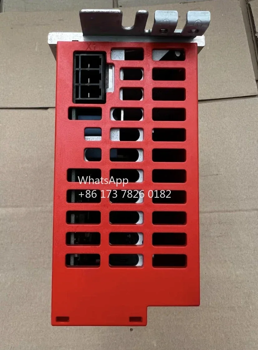 Б/у инвертор MC07B0030-5A3-4-00 протестирован нормально