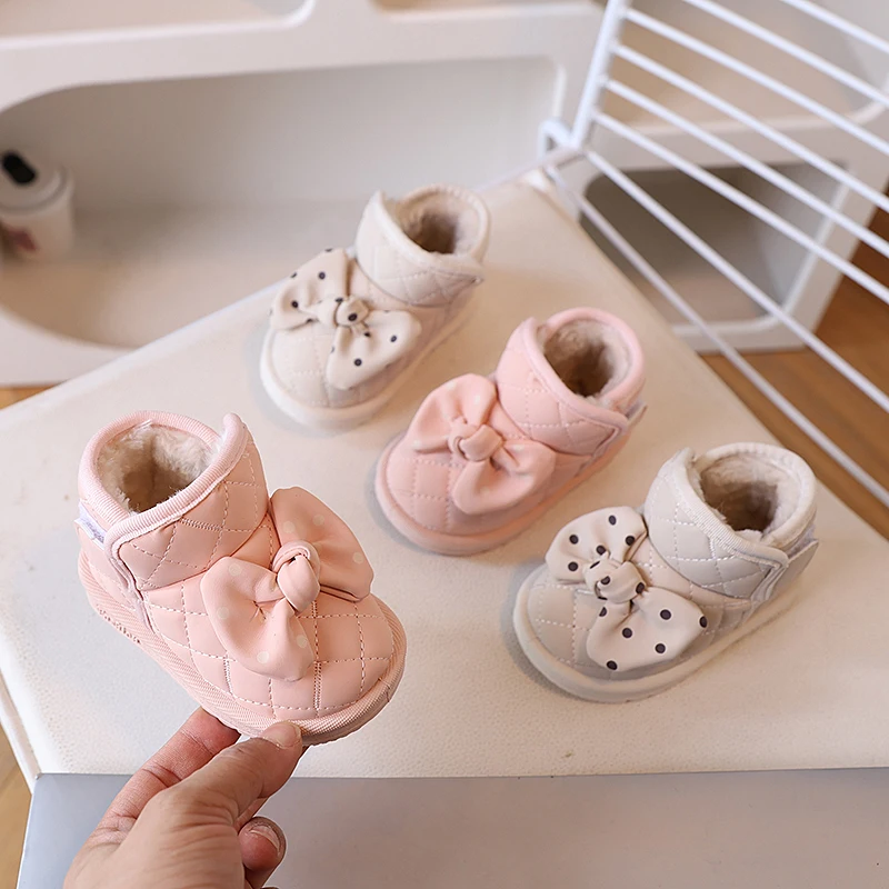 

Baby Girls Thick Fleece Lined Boots with Cute Bow 2025 New Winter Toddler Warm-lined Cotton Boots Soft Sole Comfort Outdoor Play