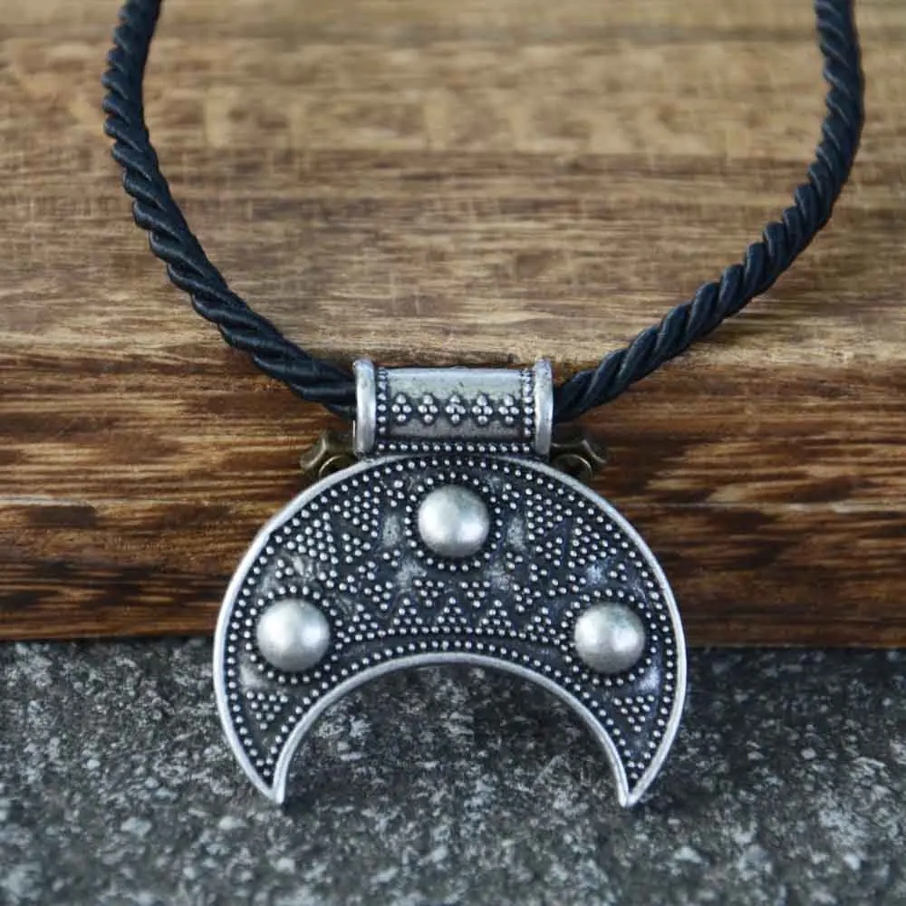 

Nostalgia Retro Slavic Lunula MORAVIA Lunitsa Womens Pendant Ethnic Necklace Female Vintage Jewelry