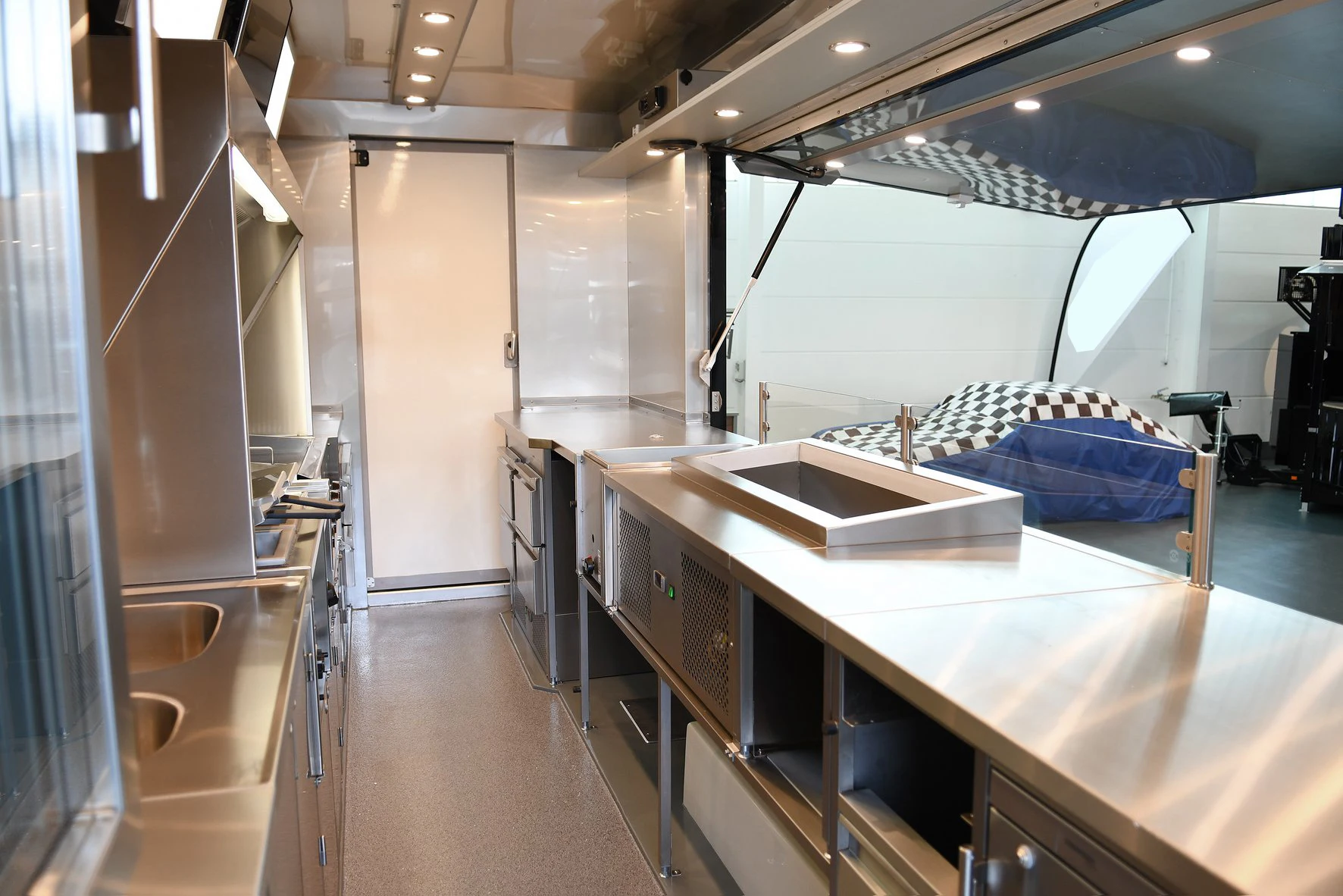 جديد مقطورة الغذاء المتنقلة الوجبات السريعة عربة المطبخ مقاومة للماء الألومنيوم للاستخدام المنزلي الفنادق المخابز وجبة خفيفة المصانع النبيذ