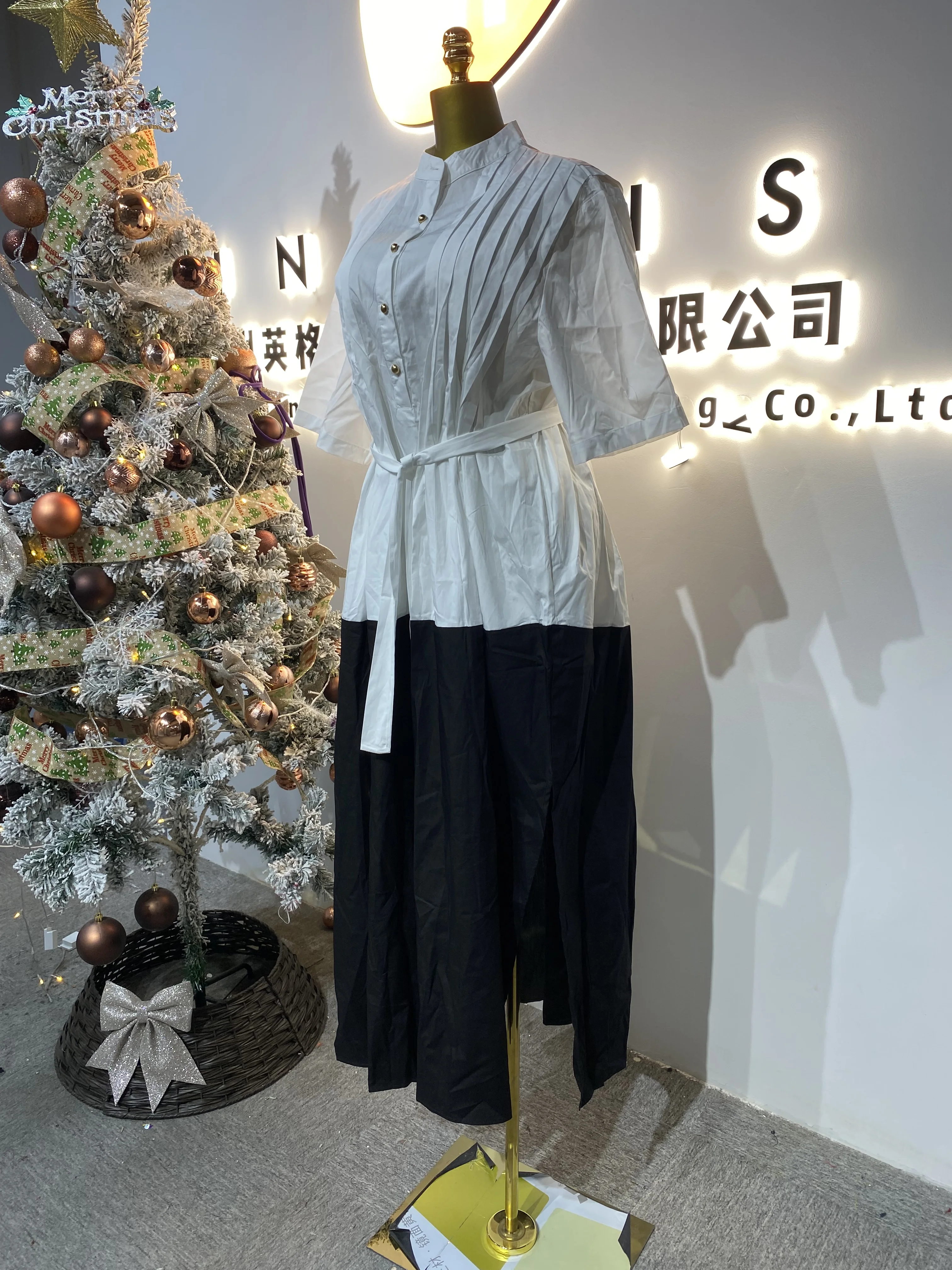 

Wholesale new 2025 Korean women's summer elegant loose cotton and linen long button shirt dress-GZMM069