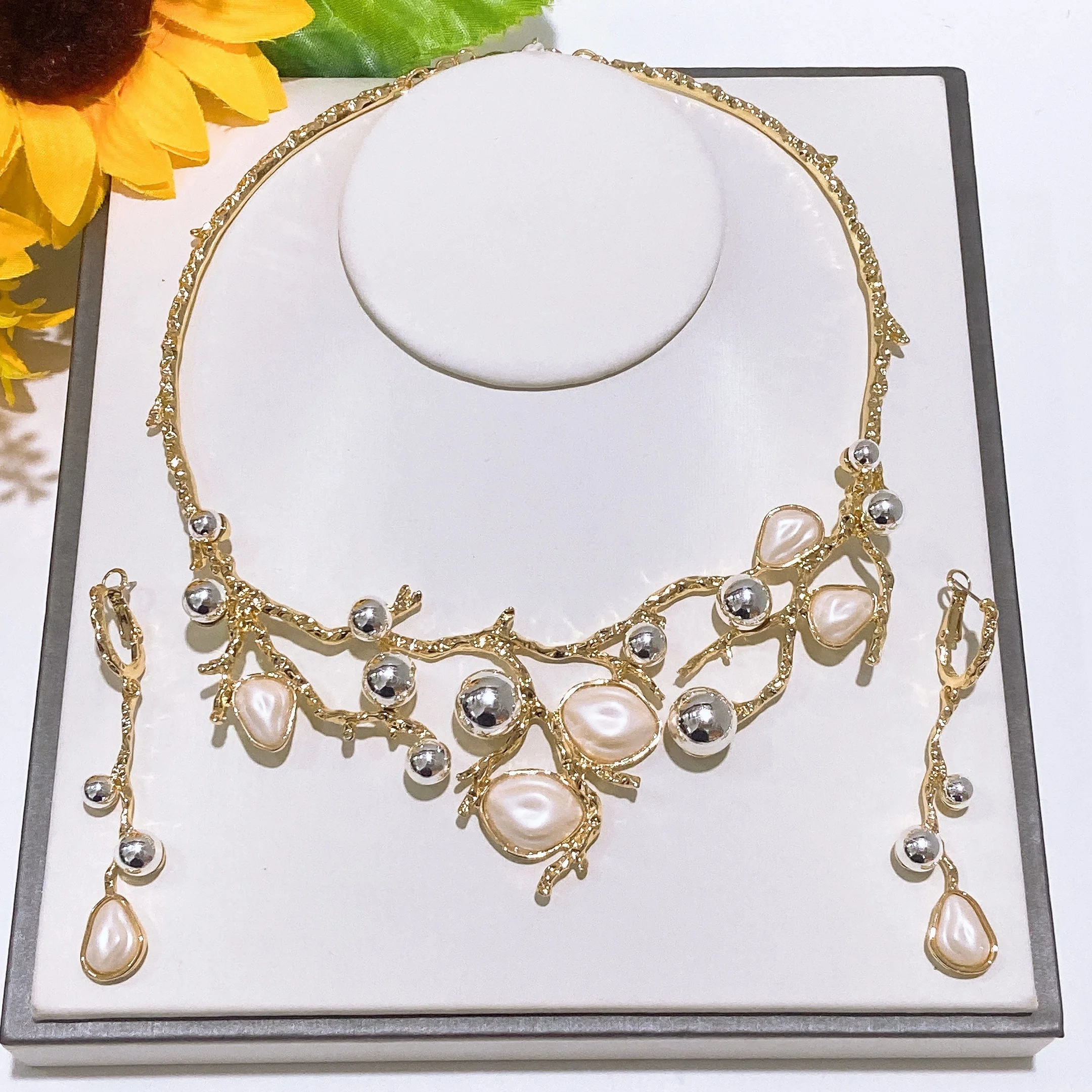 

Бразильский золотой цветной ювелирный набор с цветочным дизайном, дубайский ювелирный комплект, итальянский стиль, ожерелье, браслет, серьги для женщин.