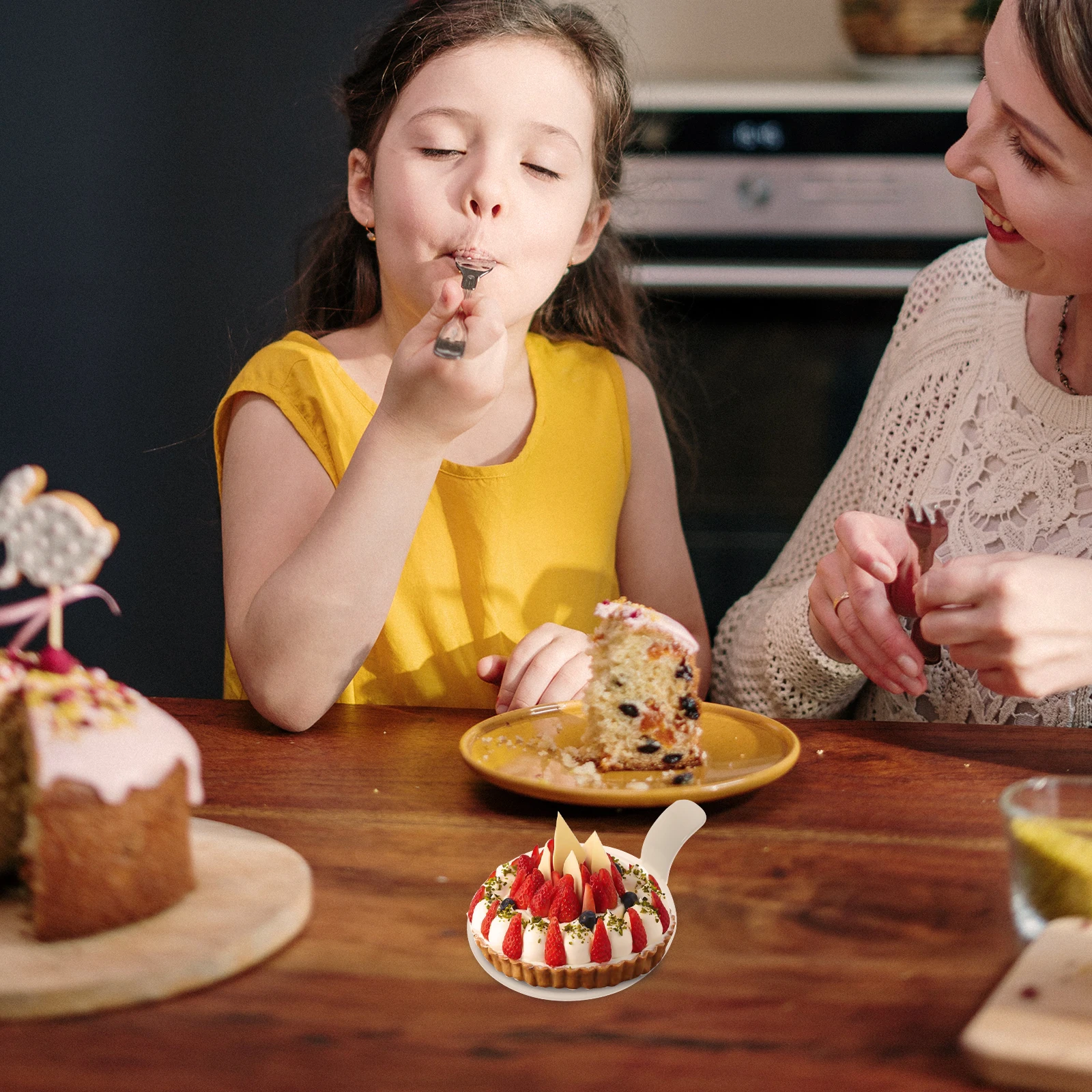 

100 pcs Mousse Cake Stands For Dessert Display Smooth Edges Plastic Cake Trays Baking Accessories Serving Trays Kitchen Supplies