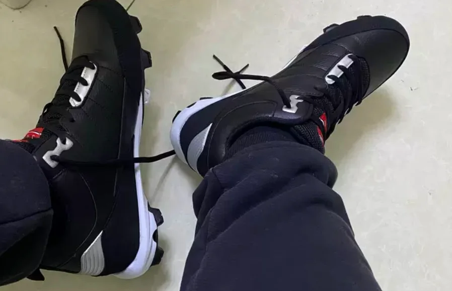 

Brand Outdoor Men's Women's Soccer Shoes Designer Long Spikes High Ankle Soccer Shoes 36-47 Top Soccer Boots