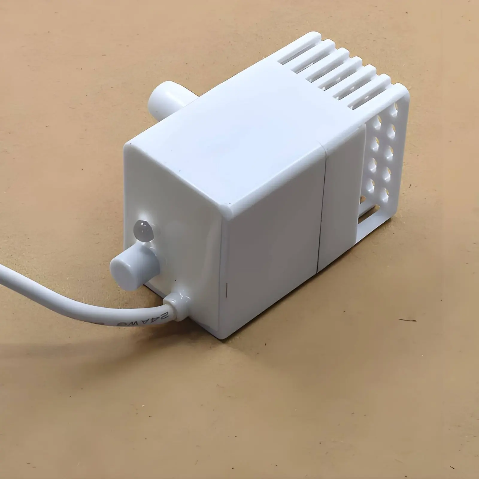 

Mini DC Brushless Submersible Pump 5V-12V Aquatic Aquarium Circulation Pump Low Noise Waterproof for Bonsai