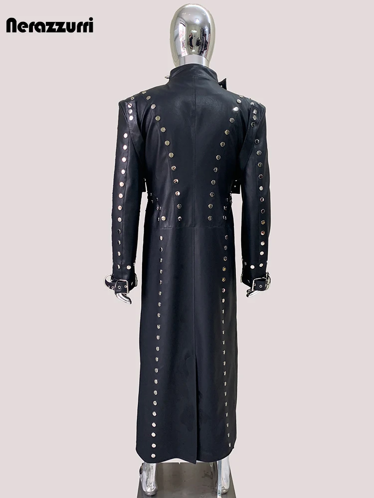 Mauroicardi Mantel Jas Hujan Kulit Imitasi Hitam Panjang Keren Musim Gugur Pakaian Gaya Punk Mewah Paku Keling Pria Pakaian Jalanan Fashion Eropa 2025