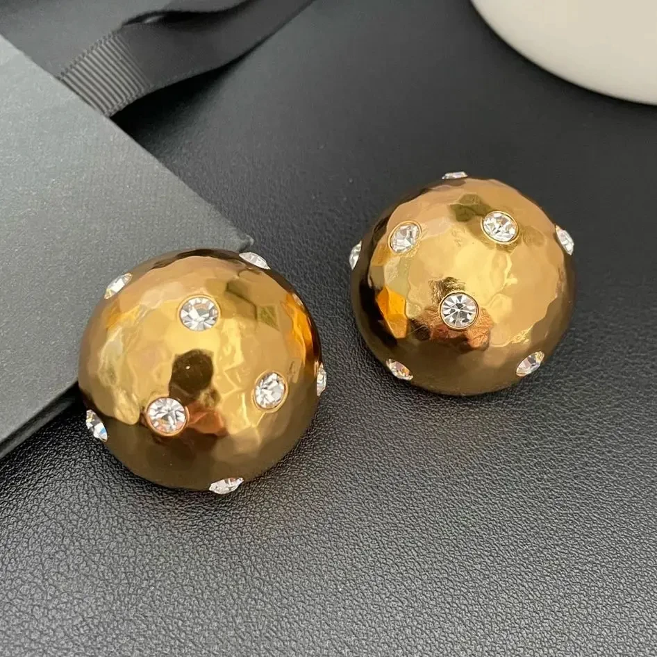 

Hot Brand Gold Color Round Crystal Ball Earrings Large Ear Clips Women Top Quality Luxury Jewelry Runway Trend Accessories Gift