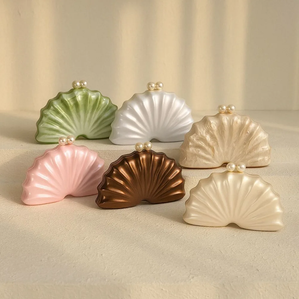 

New Women's Fan-shaped Shell Acrylic Single-shoulder Cross-body Clutch for Weddings and Daily Wear with Pearl Magnetic Buckle