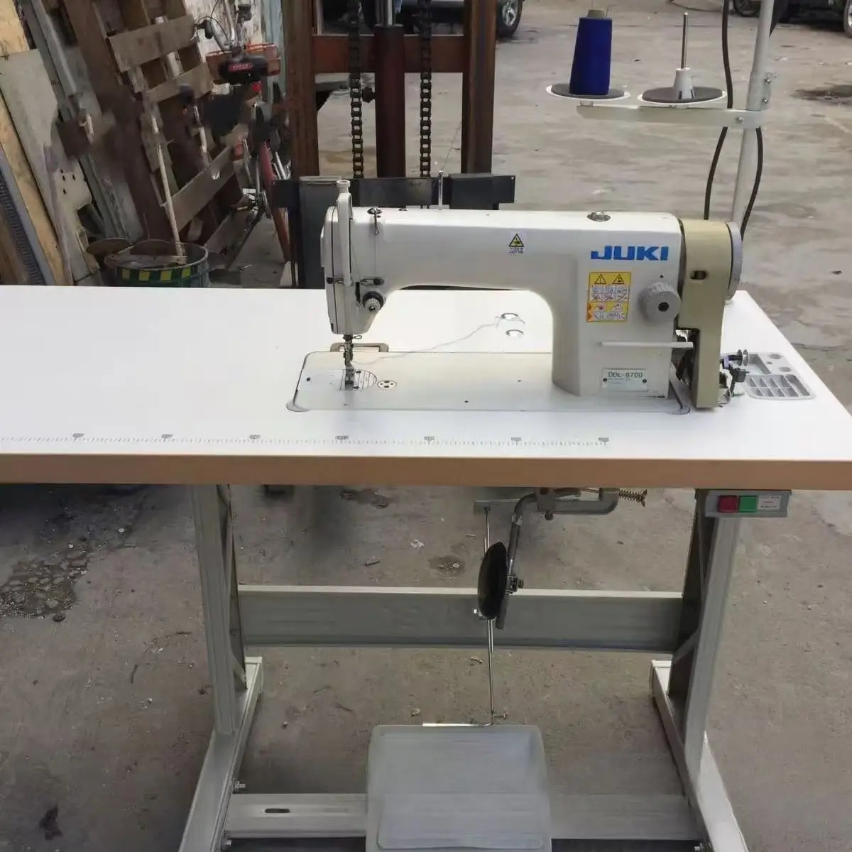 8700 Single Heavy Industrial Flat Sewing Machine with Sewing Cart Stand