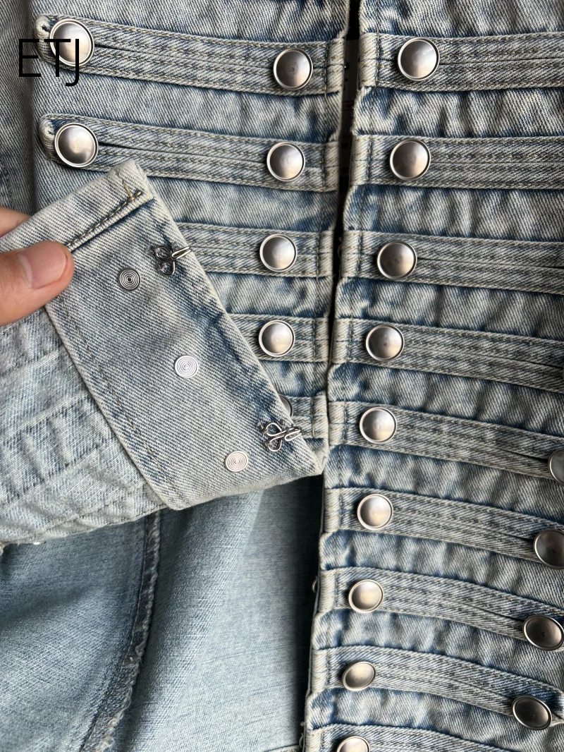 ETJ 2026 Damen Napoleon-Stil Jeansjacke Vintage Militär Doppelreihiger Mantel Silberne Knöpfe Slim Fit Herbst Oberbekleidung – Detail 24