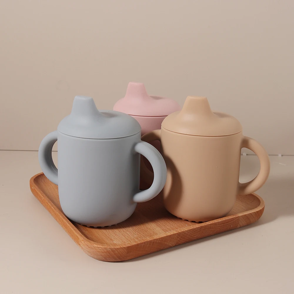 1 قطعة شخصية التخصيص اسم نمط سيليكون كوب امتصاص للأطفال/الصغار أكواب الطفل زجاجة ماء مخصصة