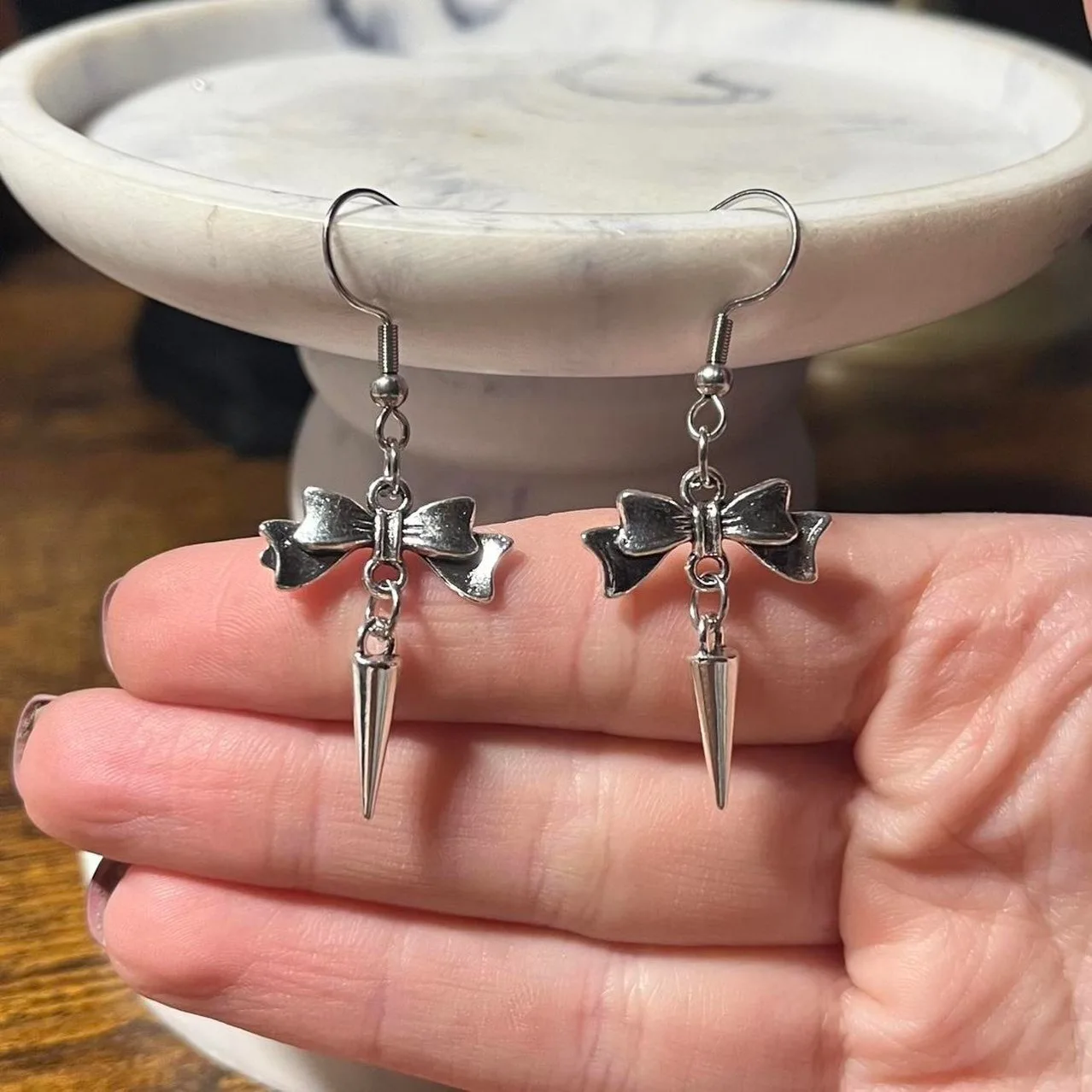 Y2k Punk Style Personalized Bow Cone Pendant Earrings, Suitable for Daily Wear and Gifts for Friends on Holidays