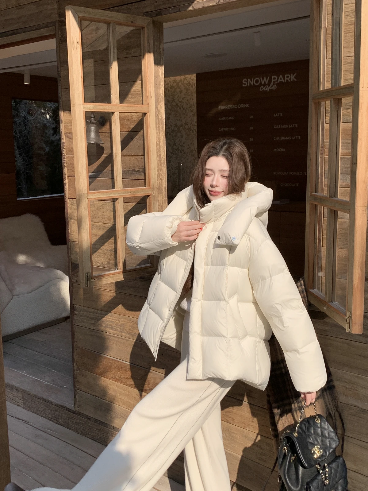 

ORG Cloud Series Comfortable Goose down Lightweight 0 Pressure Warm Slimming Bread Style Short Hooded down Jacket for Women