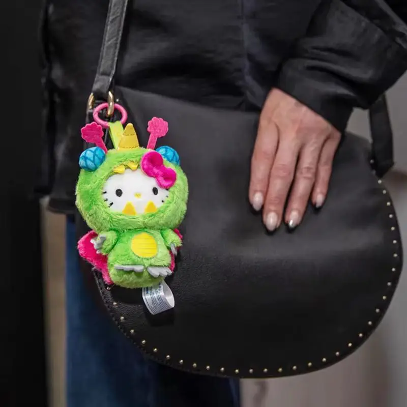 

Плюшевая подвеска-кукла Hello Kitty — коллекционная серия «Пчеломонстр» Hello Kitty, выставка San Diego Comic Con 2025, плюшевый брелок