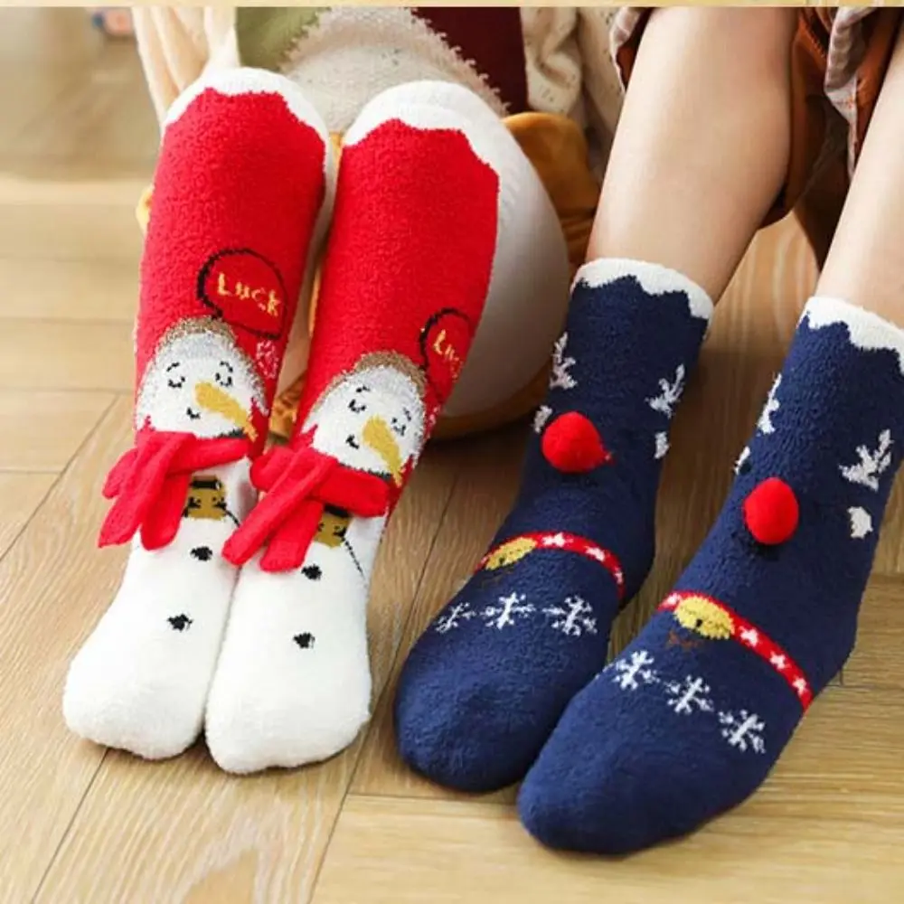 Calcetines informales de Navidad con dibujos de alces y Papá Noel para mujer, medias antideslizantes de terciopelo Coral con muñeco de nieve para invierno