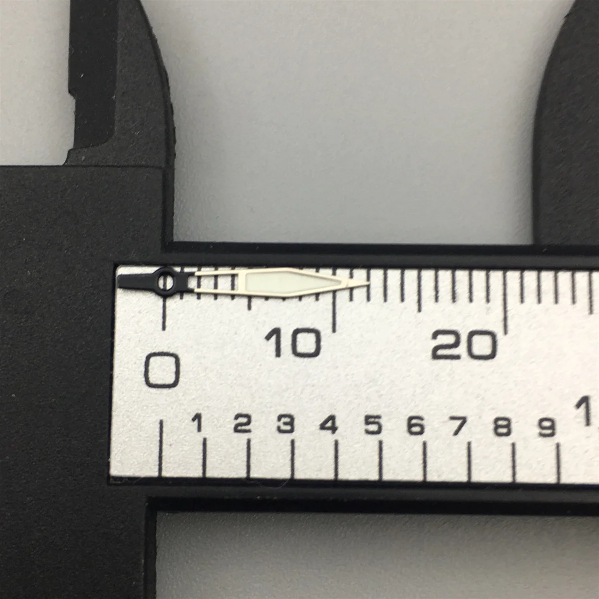 シルバー黒赤針 NH34 NH35 4R35 NH36 4R36 7S36 7002 7009 ムーブメント時計針緑発光