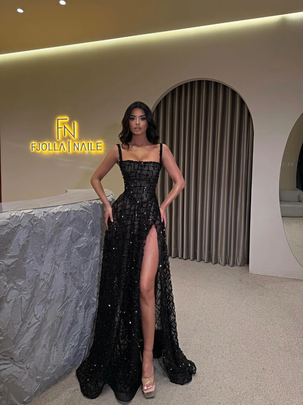 

Richly Black A Line Evening Dress Beaded Square Neck Sheer High Slit Customized Prom Gown Celebrity Beautiful Sparkling Wear