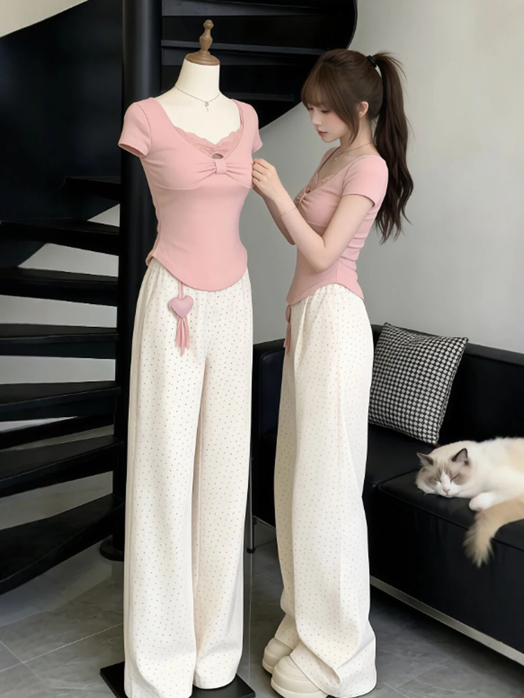 

Chic Summer Outfit Set Women's Gentle Style Short Sleeve Top And Casual Pants Two-Piece Set Comfortable Cotton Blend V-Neck T...