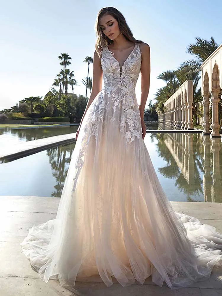 

Classy Hall Wedding Dresses Tulle A-line Wedding Party Dresses Champagne V-neck Lace Ruched Button Women's Wedding Dresses Long