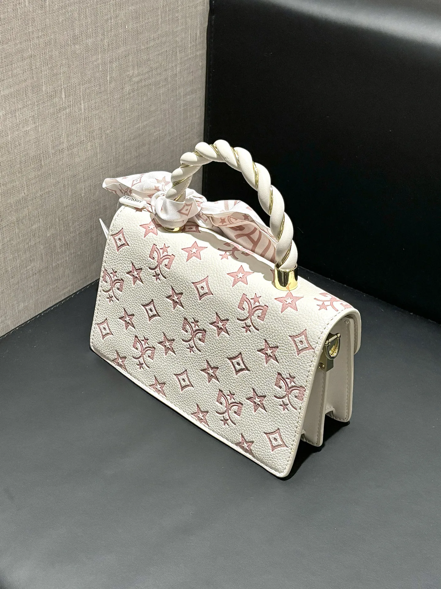 amiciyah-fashion-sweet-style-pink-print-square-bag-women's-crossbody-bag-versatile-2026-new-summer-leather-wallet