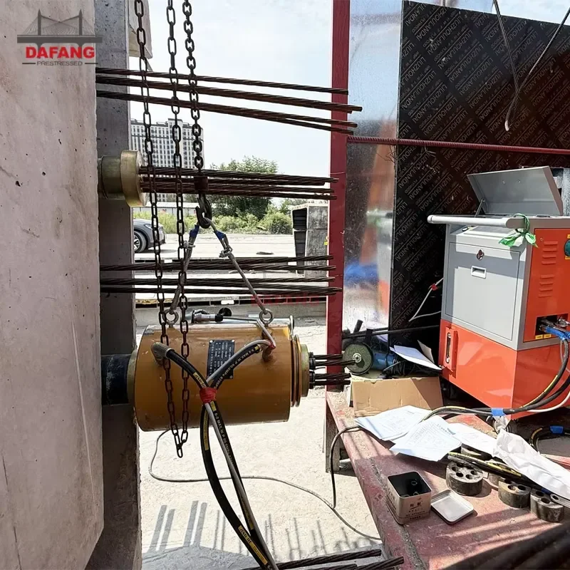Hydraulic Pump Station of Synchronous PLC Tension and Lifting System for Bridge Construction