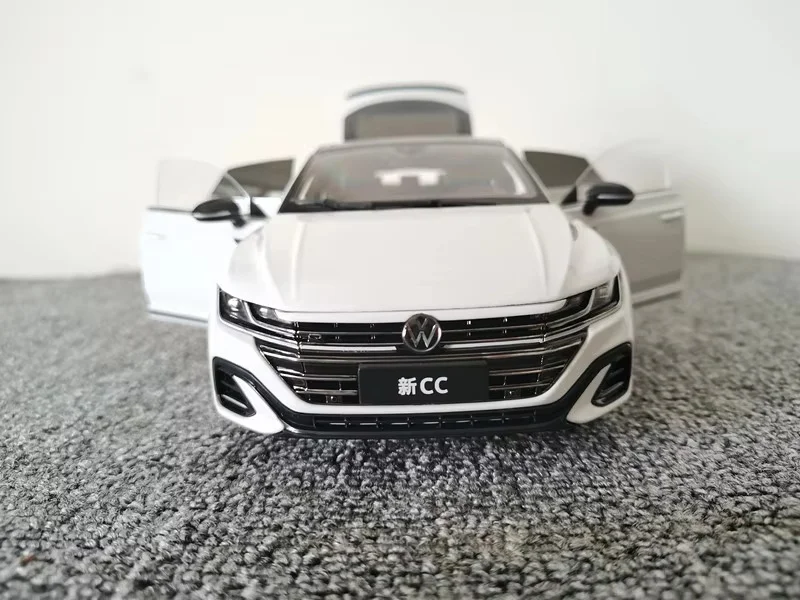 Original Faw-Volkswagen CC Druckguss-Modellauto im Maßstab 1:18, neue Generation 18–21 Legierungsautomodell, Sammlerstück, Geschenk auf Lager