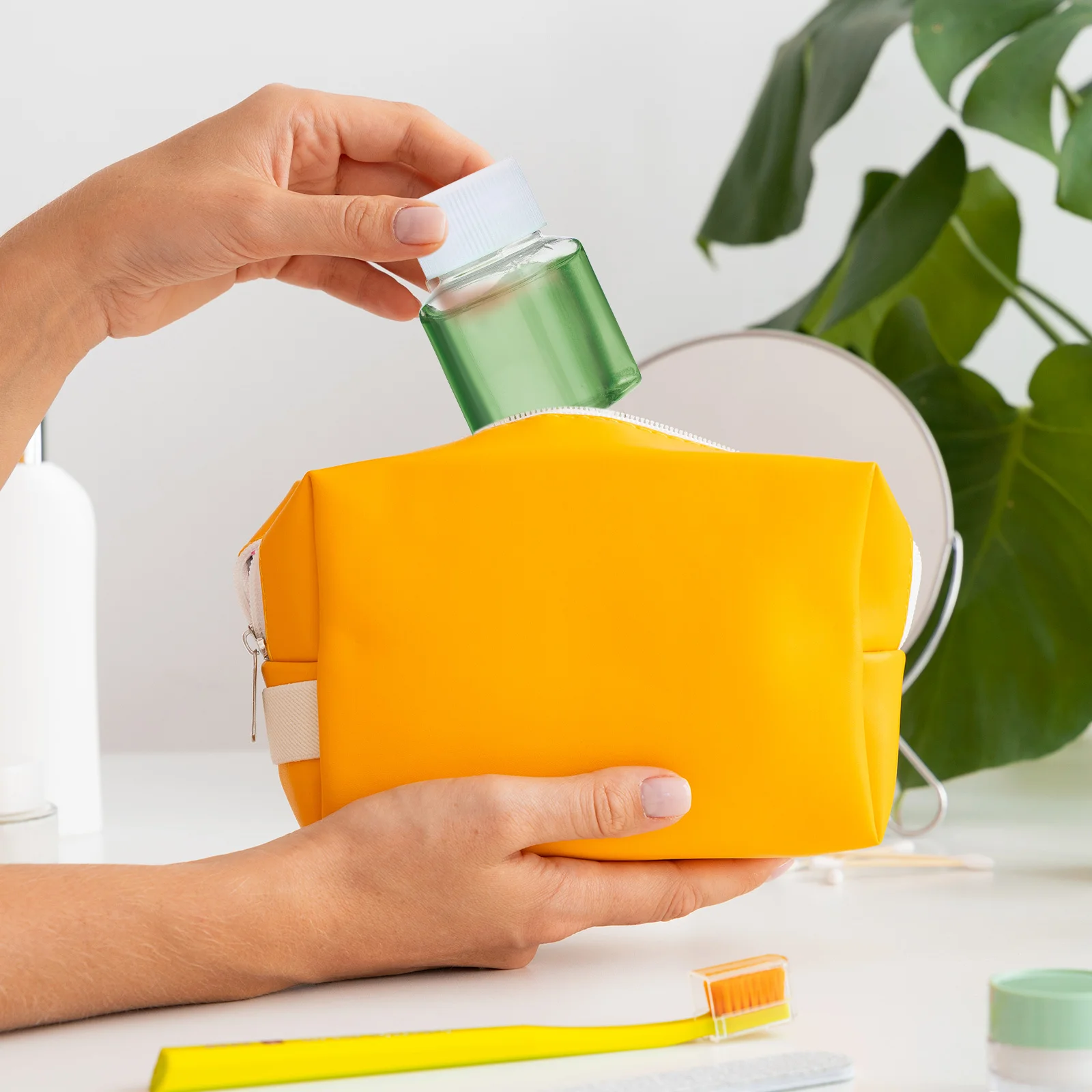 

20Pcs 30ml Clear Square Plastic Bottles Small Screw Caps Refillable Travel Containers Makeup Storage Portion Bottles