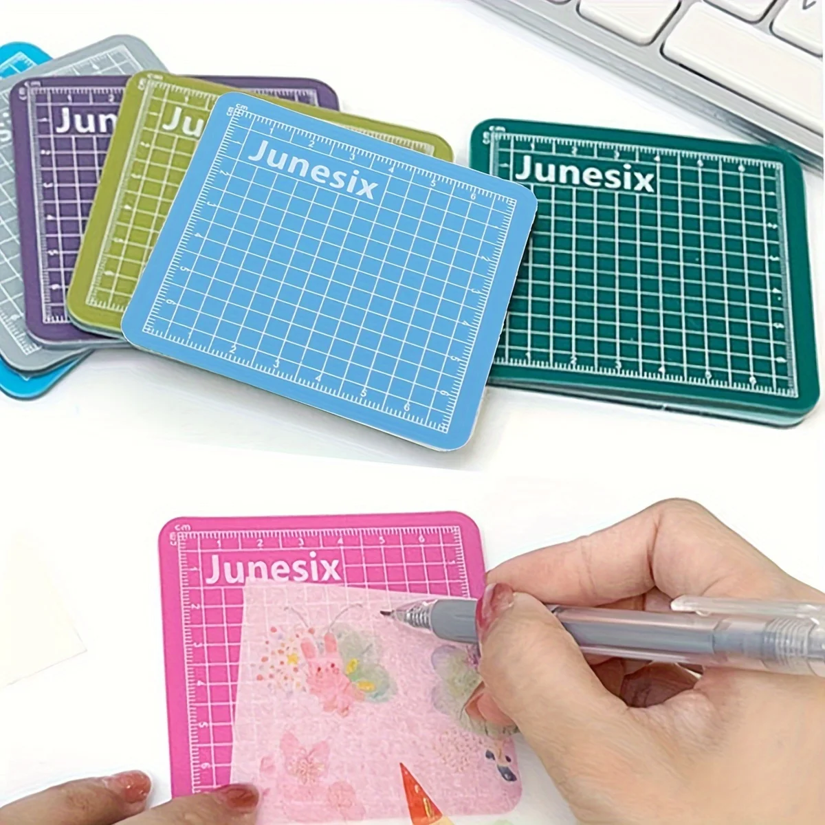 2 pieces of random mini cutting pads, self-repairing cutting pads, non-slip mini cutting boards, scrapbook patchwork accessories