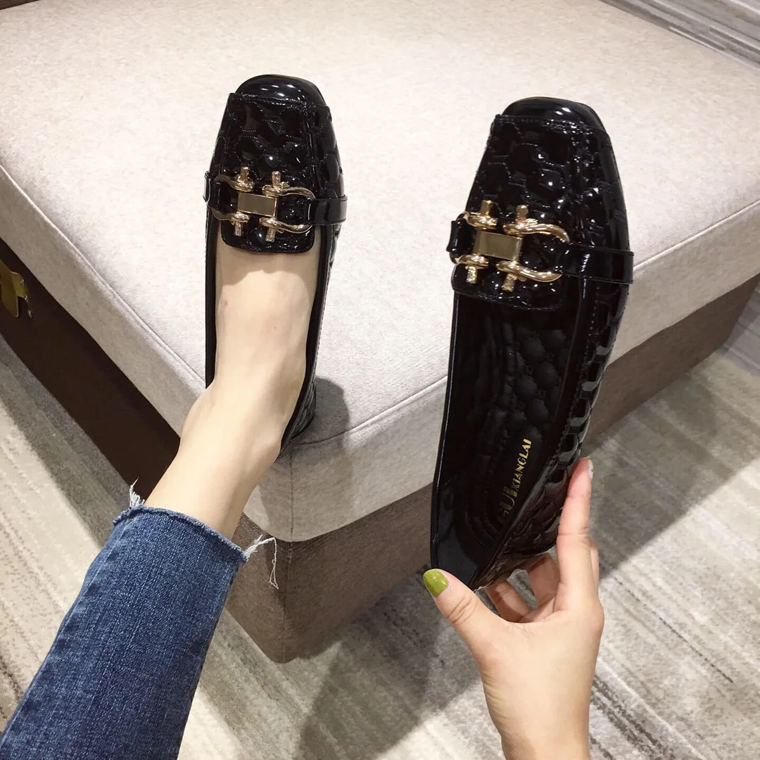 2024 New Elegant Woman Beautiful Square Toe Casual Soft Leather Fitting Flats Fashion Barefoot Metal Kawaii Female Loafers Shoes