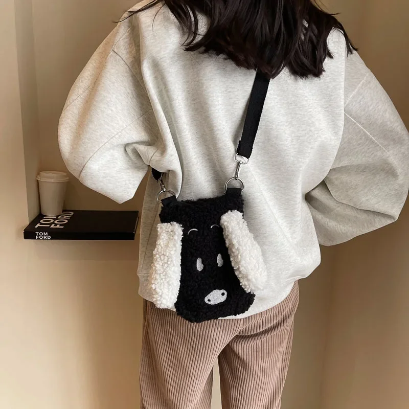 Autumn and Winter New New Shoulder messenger Bag Women 20x15x4cm Snoopy Cute Dog Mobile Phone Bag Cross Body Bag