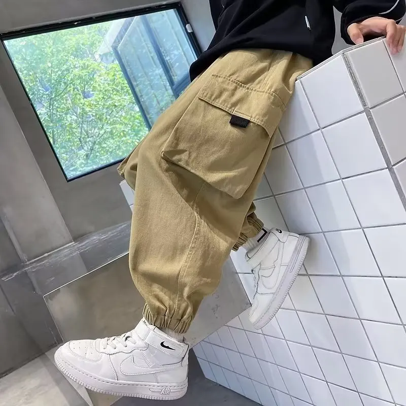 ربيع الخريف الاطفال ملابس المراهقين الفتيان السراويل الأطفال حجم كبير Sweatpants غير رسمية الفتيان الكورية جيوب الموضة السراويل الصلبة