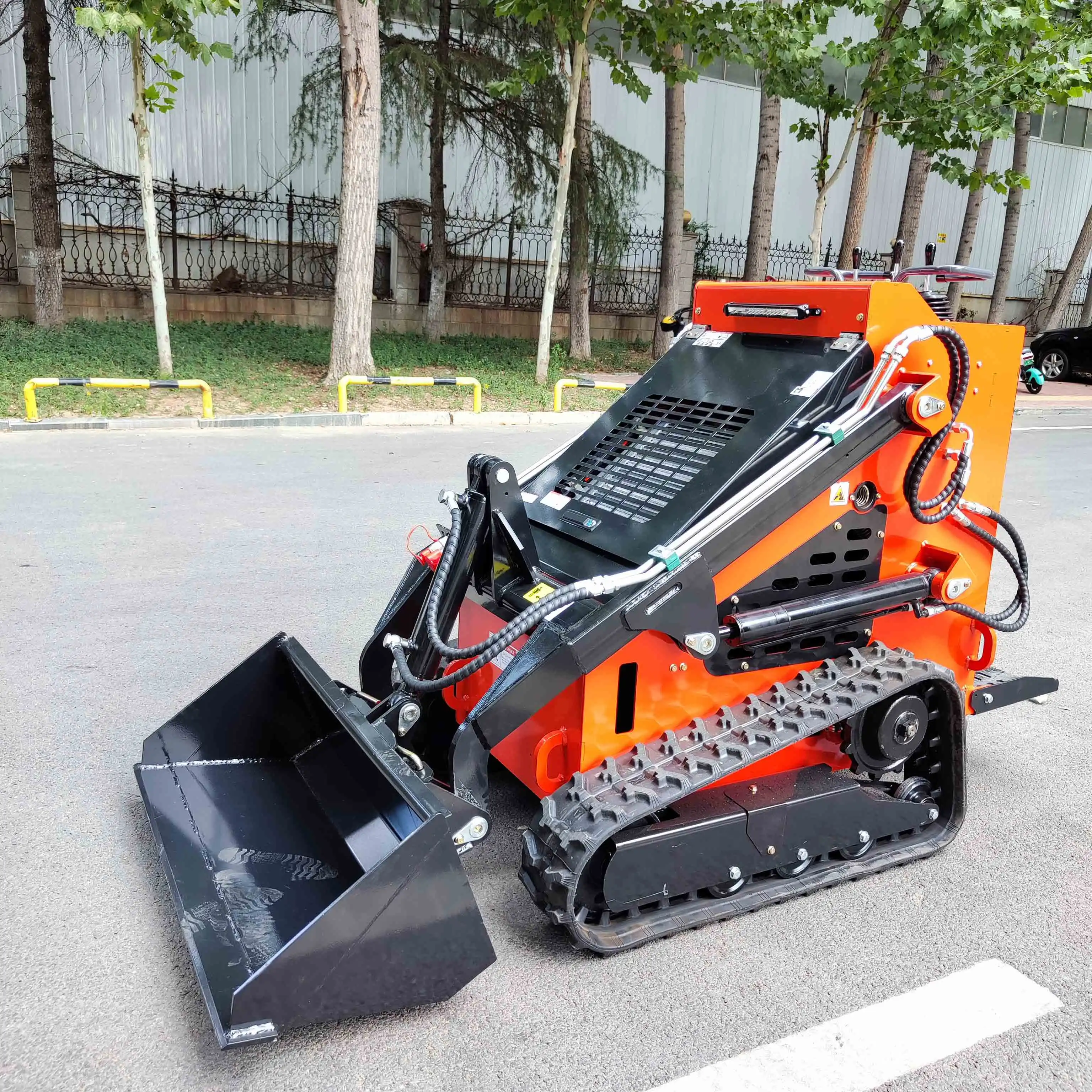 Mini chargeuse compacte personnalisée, chargeuse sur chenilles chinoise, utilisée pour les travaux de Construction, la manipulation des matériaux ménagers