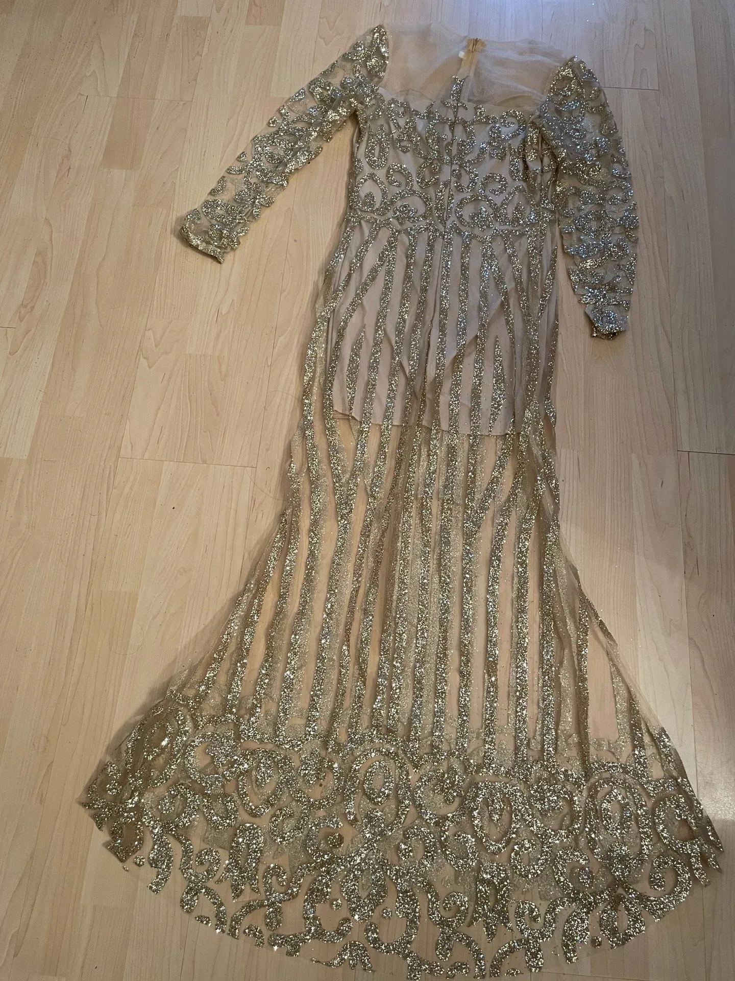 女性のための刺繍されたイブニングドレス,豪華なブライダルガウン,カスタマイズされたカクテルドレス,クリスタルビーズ,有名人のプロム