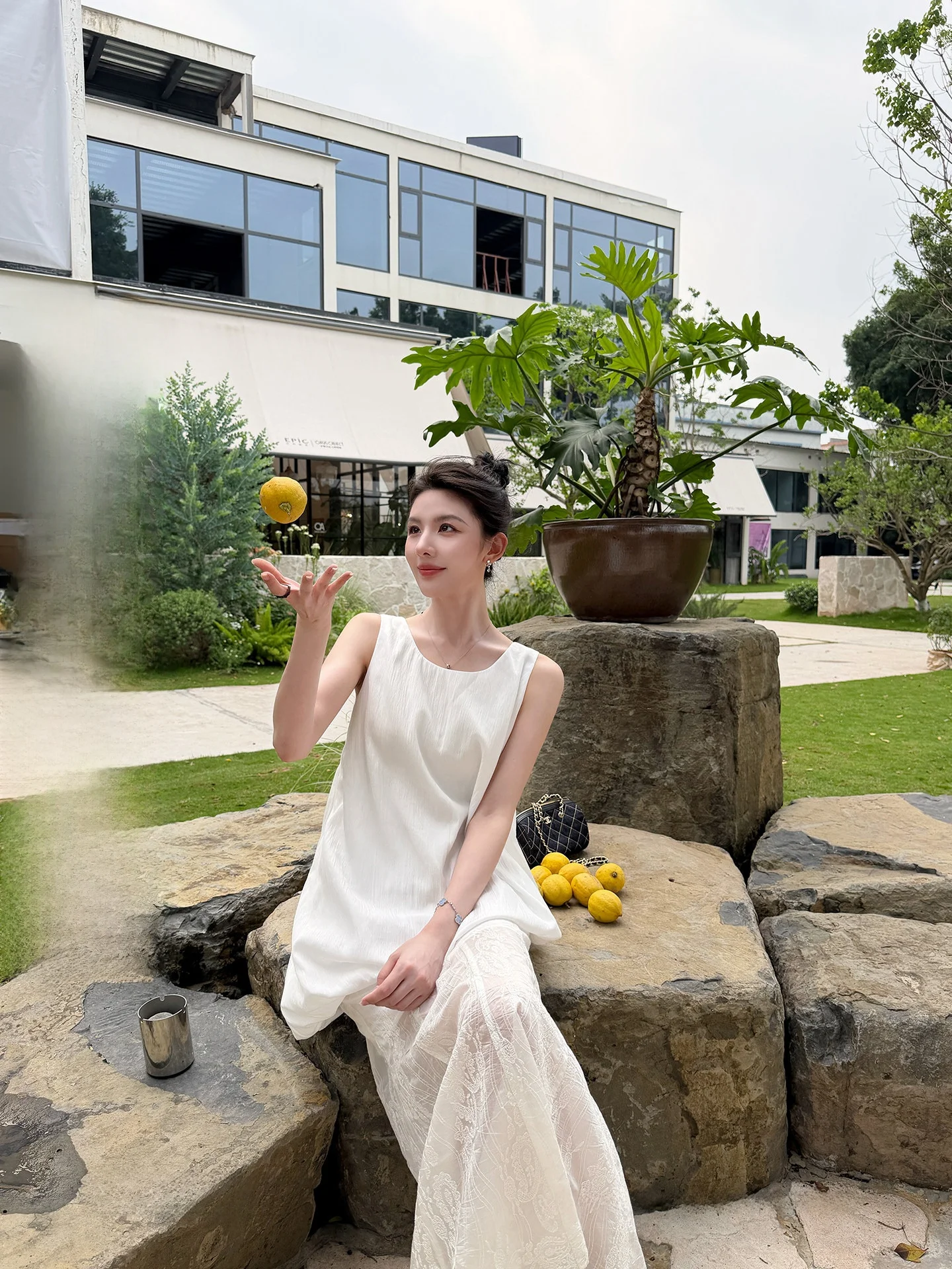 

Минималистичный асимметричный жилет без рукавов с цветочным узором для женщин, летняя верхняя одежда, дышащий свободный топ H-образного силуэта с U-образным вырезом