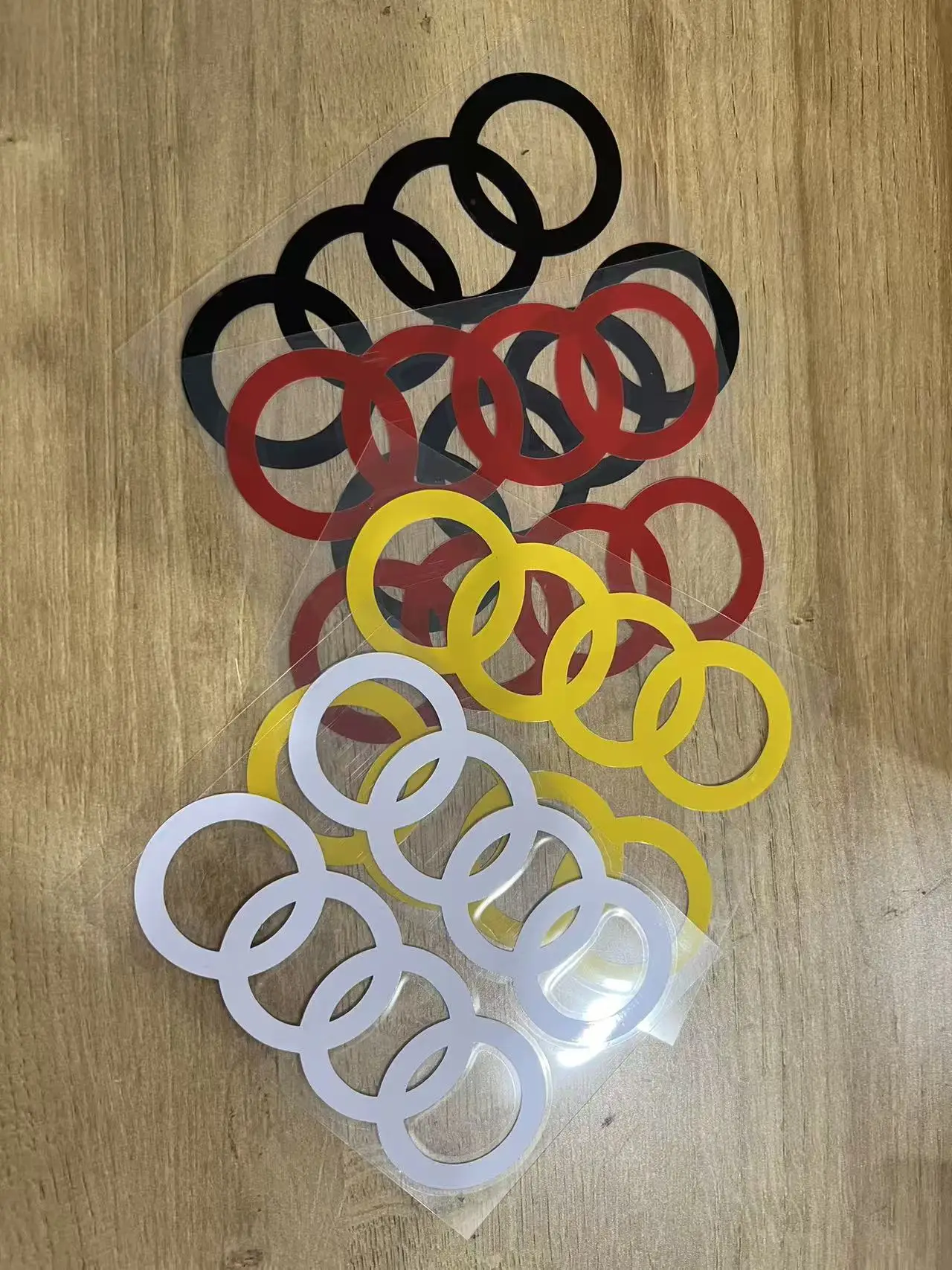 

2PCS four-ring sticker for A3 A5 A6 A7 A8 Q2 Q3L Q5 Q7 modified window rear small triangle window decoration logo body sticker