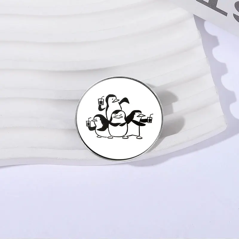 European and American black and white fun penguin pattern brooch metal badge canvas bag jacket accessories