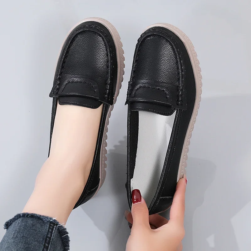 Big Size 42 Casual Shoes Women\'s Sneakers Summer Shallow Slip-on Women\'s Loafers Outdoor Soft Leather Comfortable Mother\'s Shoes