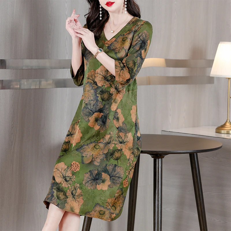 

Spring and Summer 2023 New Silk Spinning Fragrant Cloud Silk Short Sleeve Dress Retro Green Silk Slim Long Dress