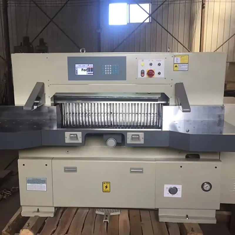 工場直販 68cm小型 ダブル油圧式ヘビーデューティーサーボ制御ペーパーカッティングマシン