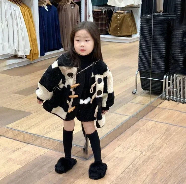 Girls Coat New Winter Lamb Wool Coat Stylish and Thick Cowhide Button Plush Checkerboard Pattern Coat