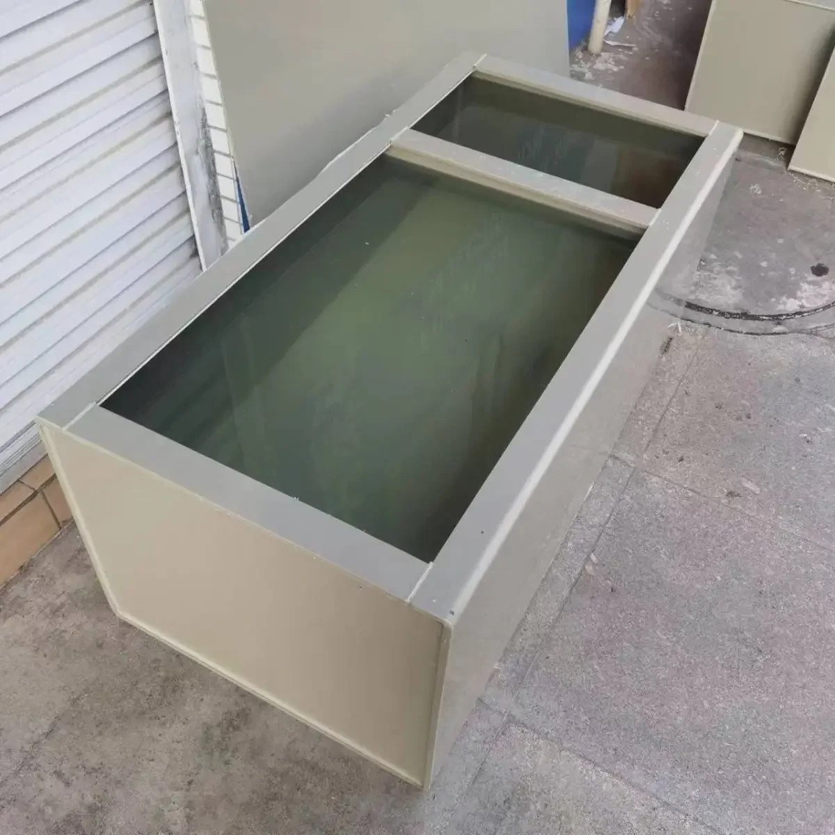 Large aquaculture ornamental garden fish pond water tank seafood pond fish tank fish box
