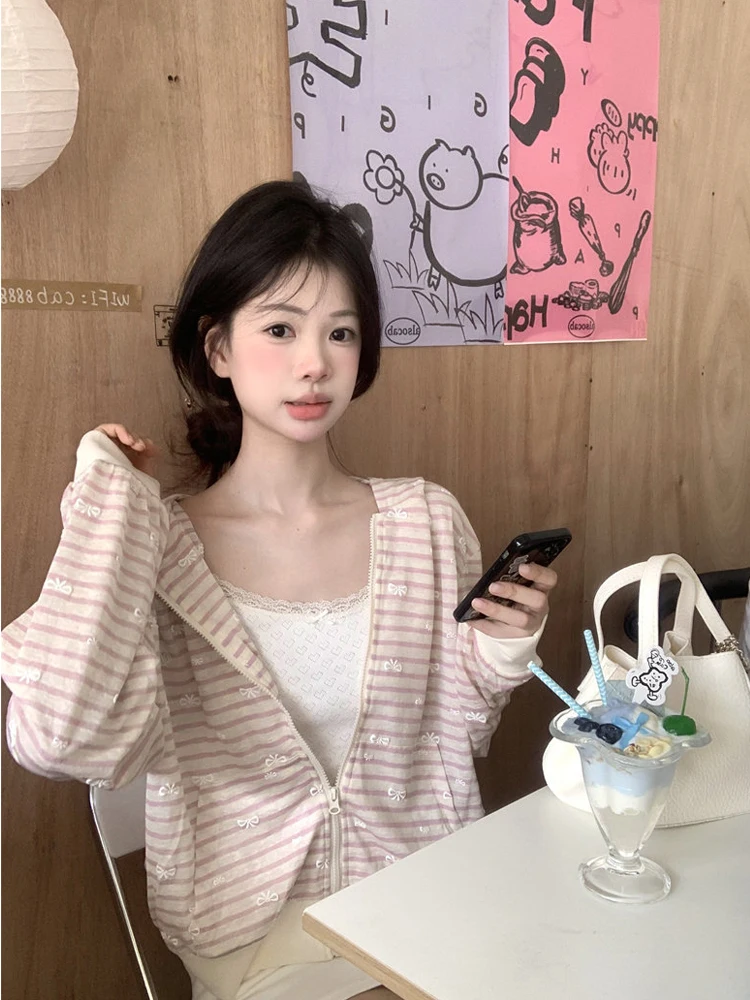 

Sweet Stripe Long Sleeve Zipper Women's Jacket Summer 2026 New Fashion Design Versatile Miniature Cardigan Loose Fit Butterfl...