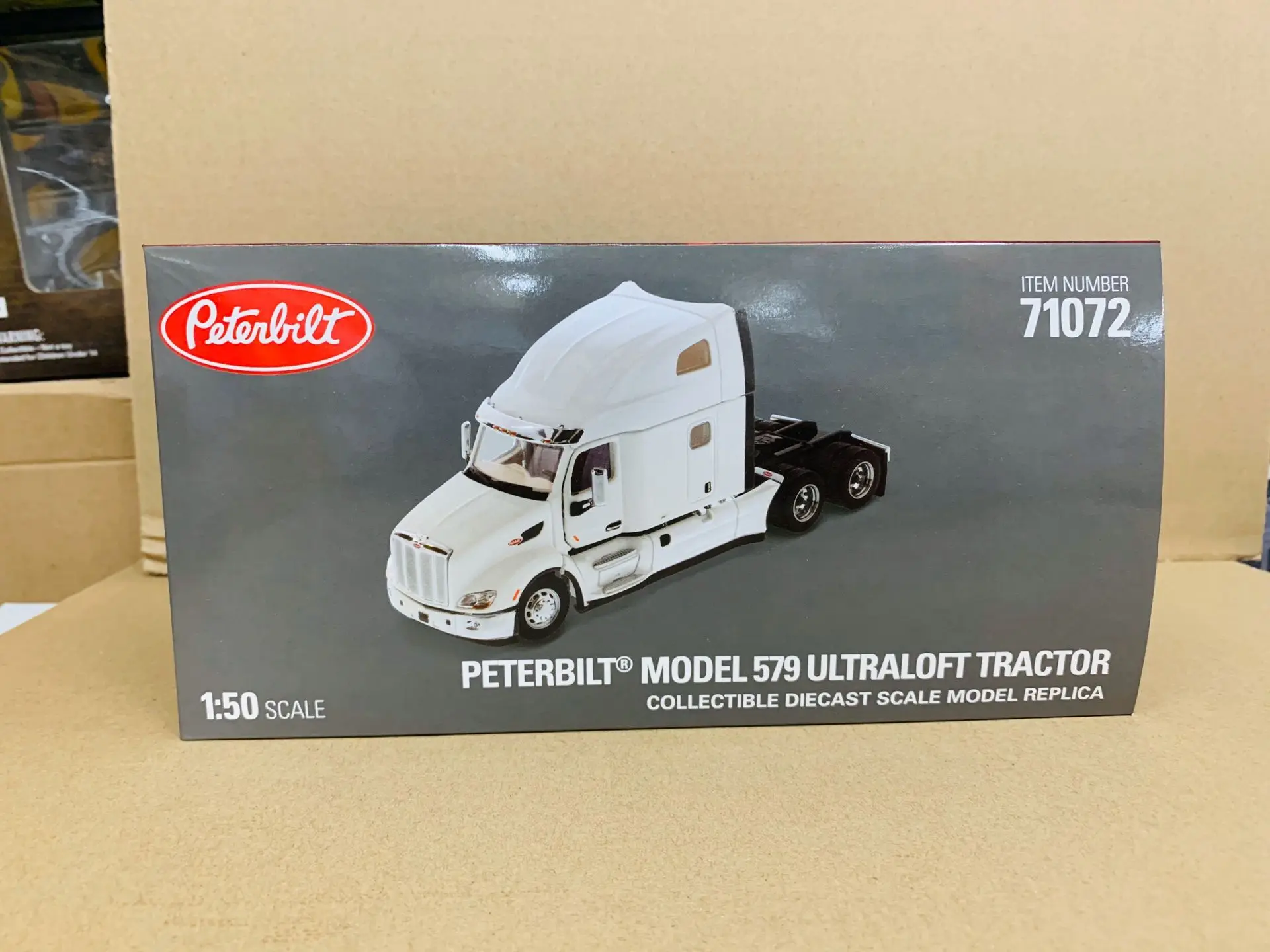 Diecast Masters 579 UltraLoft 6x4 Prime Mover Truck White 1:50 Scale DieCast Model 71072